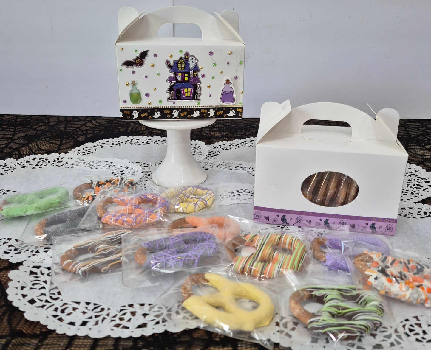 12ct Gourmet Chocolate covered Pretzels Halloween Gift Box