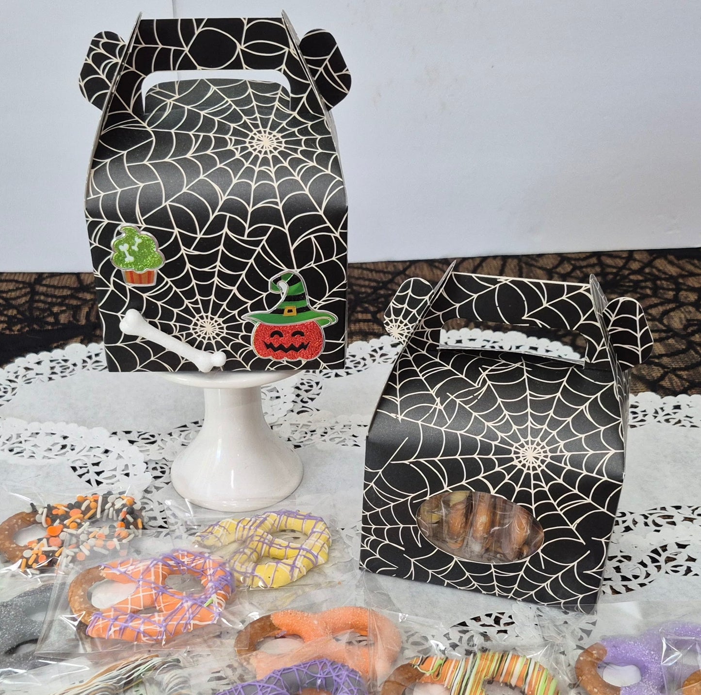 8ct Delicious Gourmet chocolate Pretzel Halloween Gift Box