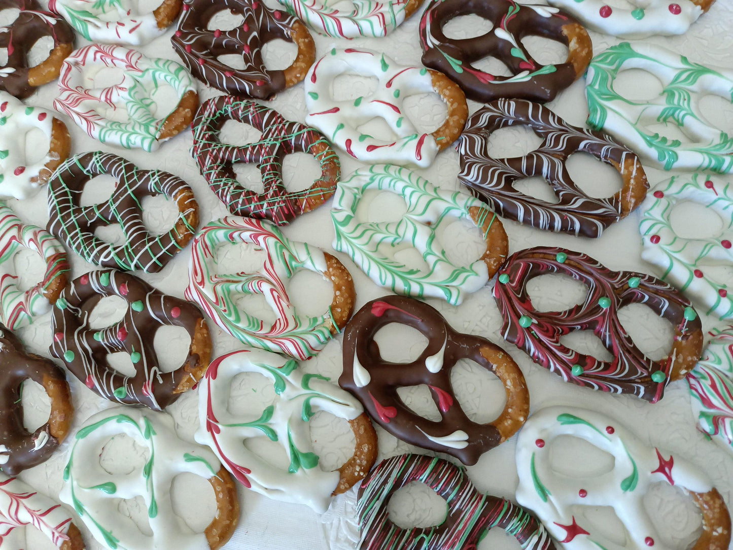 18ct Hand Dipped & Decorated Chocolate Covered Pretzels Personalized Gift Box