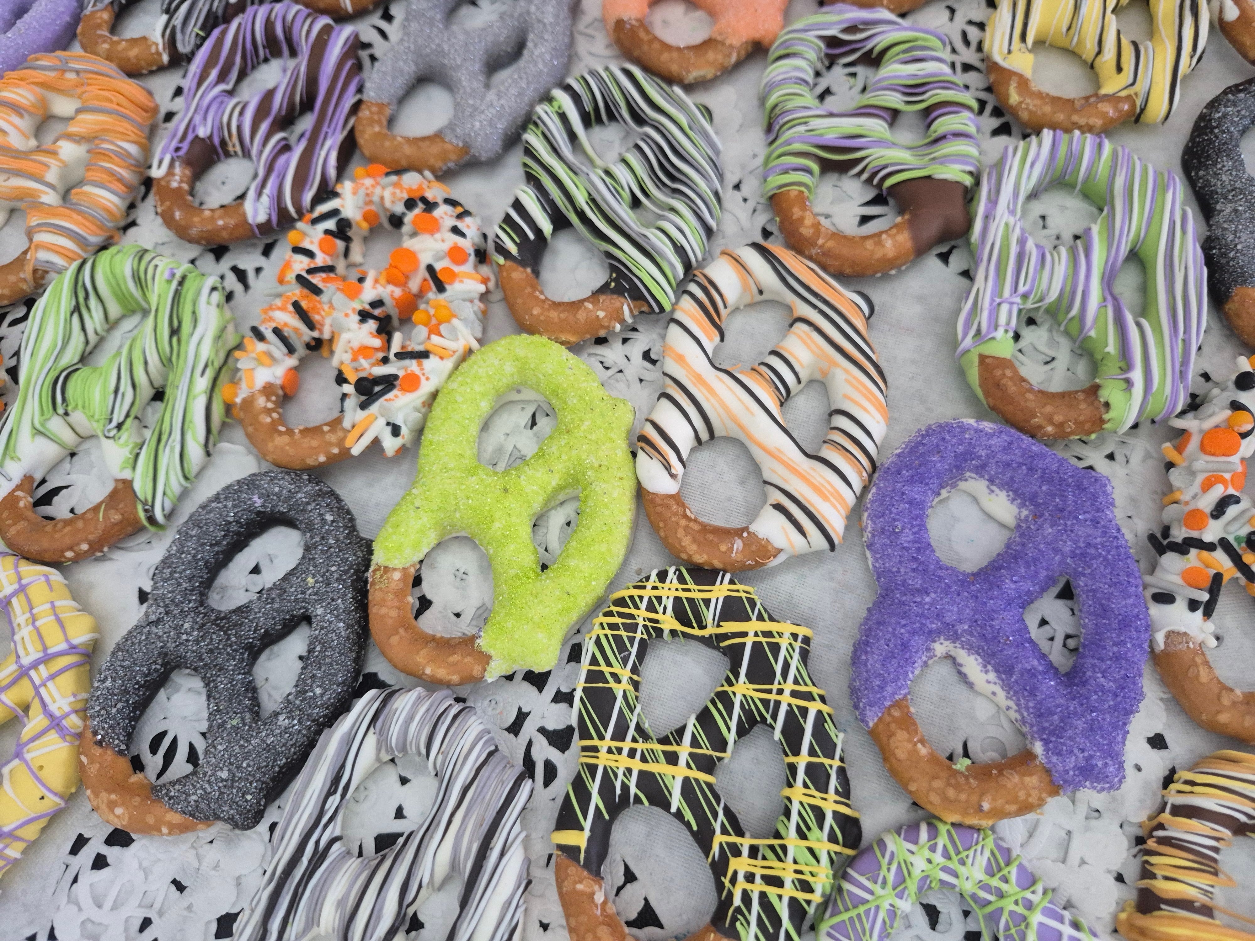 8ct Delicious Gourmet chocolate Pretzel Halloween Gift Box – Hello