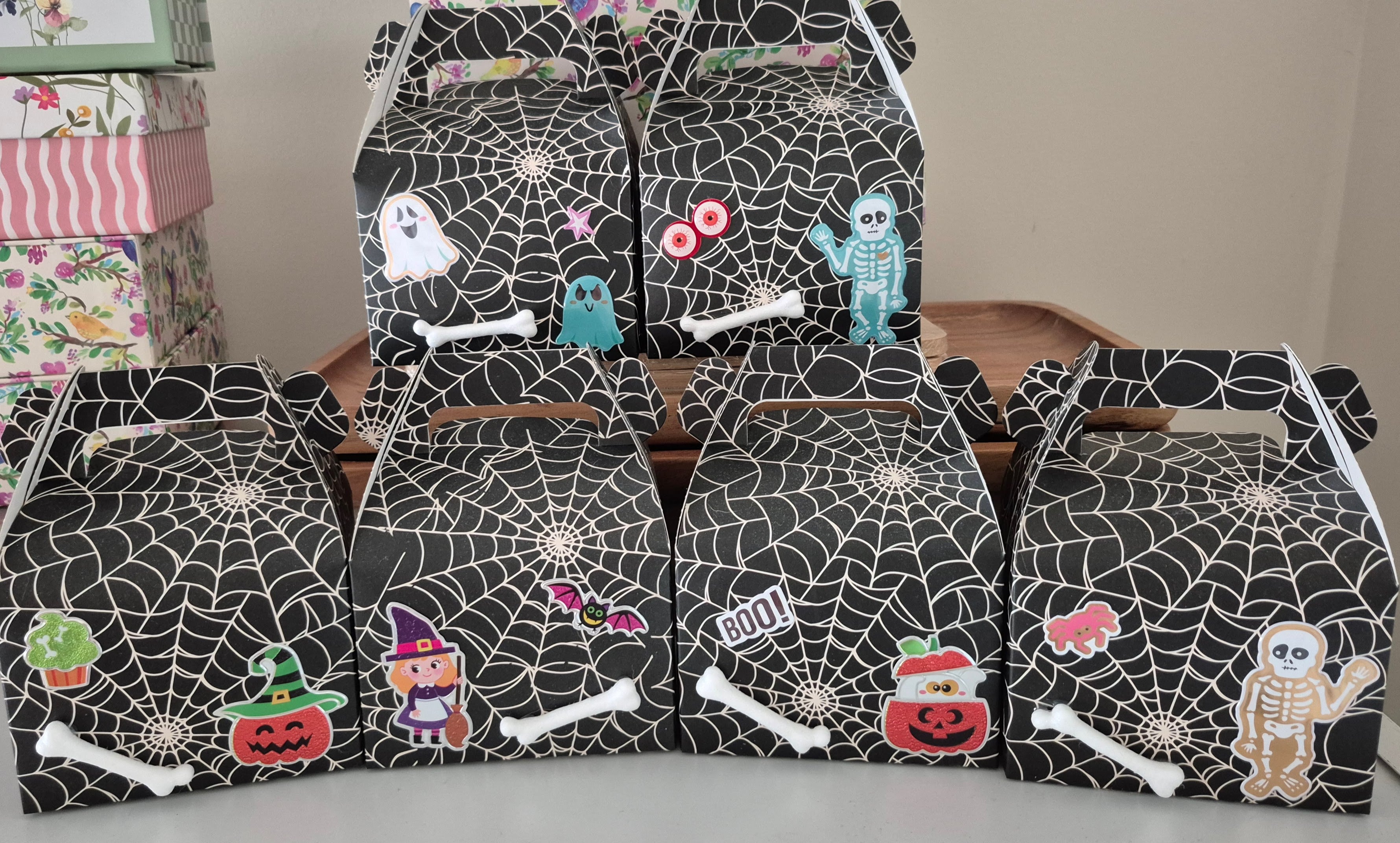 8ct Delicious Gourmet chocolate Pretzel Halloween Gift Box – Hello