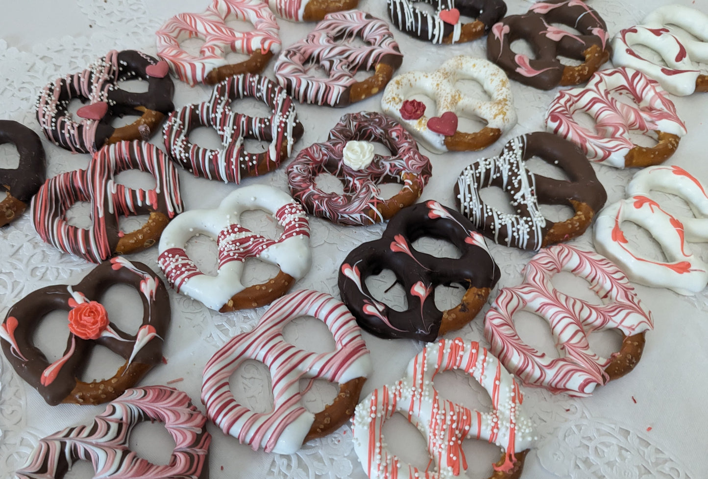 12ct Gourmet Chocolate covered Pretzels Halloween Gift Box