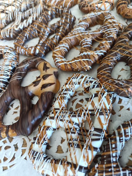 18ct Hand Dipped Chocolate Covered Pretzels  Gift Box Mother's Day, Office, School Party, Thank you Gift, Birthday Parties,